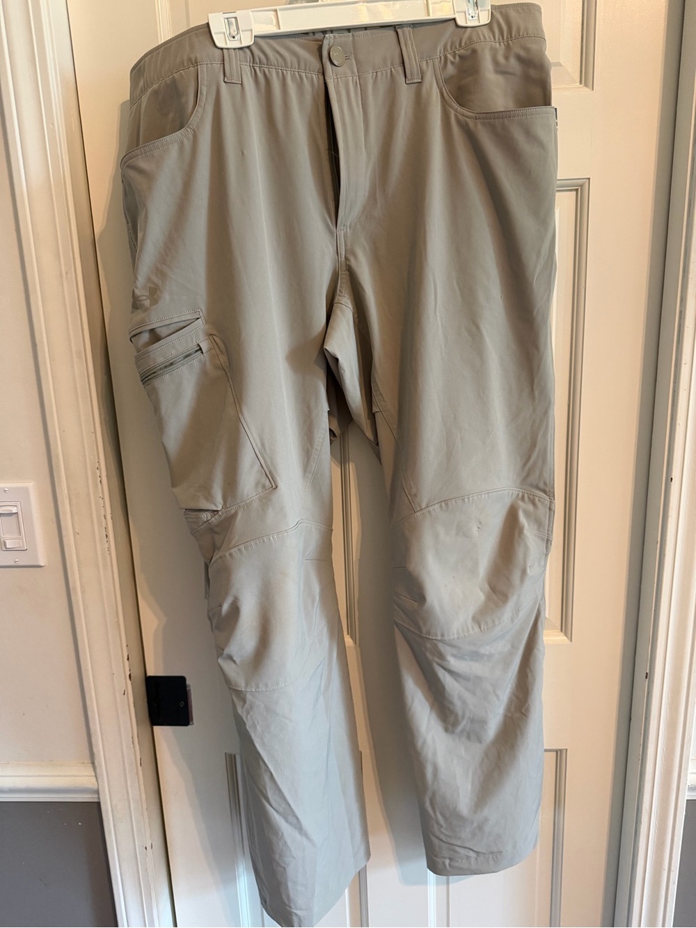 Under Armour Men's Light Gray Cargo Pants with Zip Pocket
